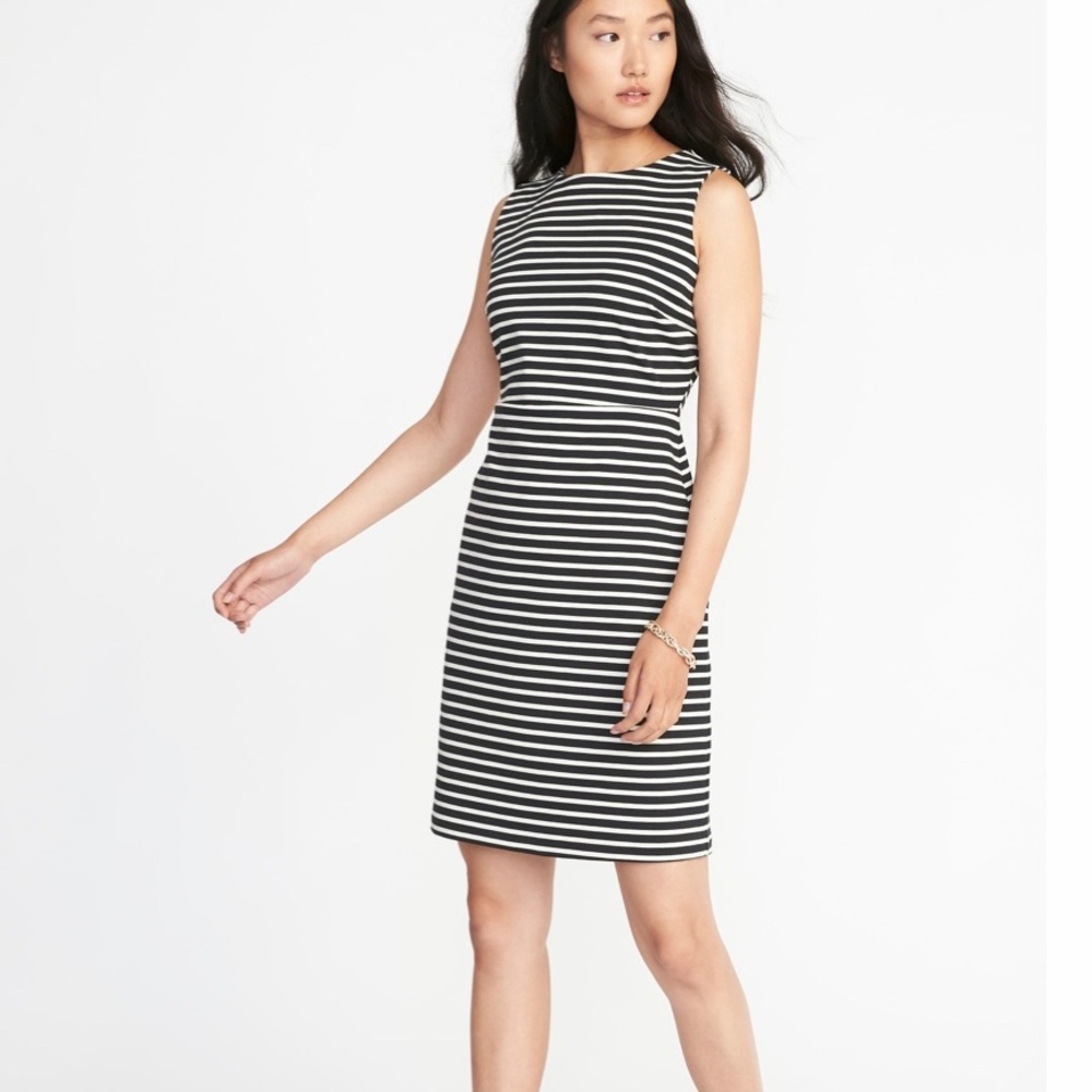 ✨Old Navy knit sheath dress ✨